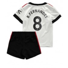 Manchester United Bruno Fernandes #8 Bortaställ Barn 2022-23 Korta ärmar (+ Korta byxor)